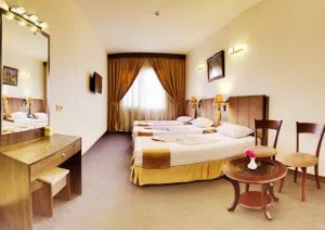 اتاق 3 تخته هتل کیانا مشهد