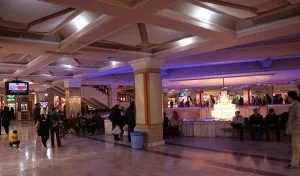 مجتمع تجاری زیست خاور مشهد