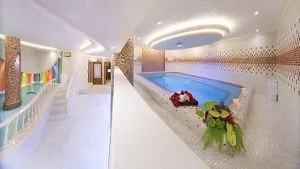 جکوزی هتل بین المللی قصر الماس