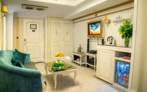 نمای اتاق پرزیدنت هتل قصر الماس مشهد