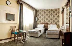 اتاق هتل هاترا مشهد