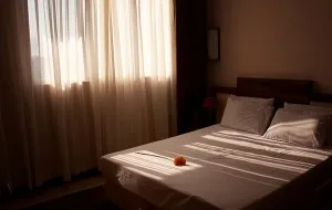 اتاق هتل هاترا مشهد