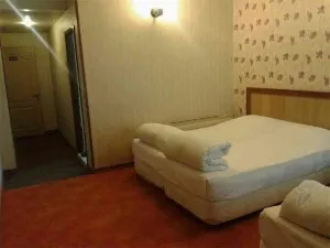 اتاق هتل حافظ مشهد