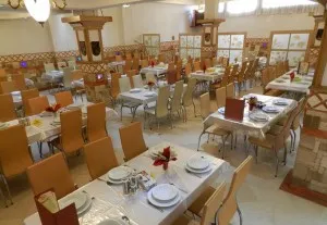 رستوران معین درباری مشهد