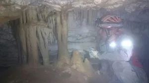 عکس غار کارده مشهد