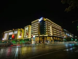 نمای هتل حیات شرق مشهد (هتل سارا )