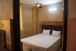 اتاق دبل هتل مهریز مشهد