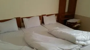 اتاق هتل آپارتمان اخوان مشهد