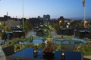 رستوران تابستانی بارگاه