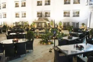 رستوران تابستانی بارگاه