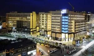 نمای هتل حیات شرق مشهد