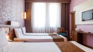 اتاق هتل هاترا مشهد