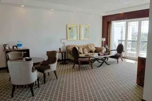 سوییت آتوسا رو به باغ هتل داریوش کیش