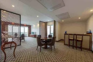 سوییت رویال رو به دریا هتل داریوش کیش