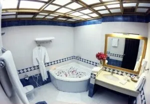 حمام هتل صدف کیش