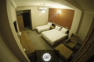 اتاق 3 تخته هتل رویان قائم کیش