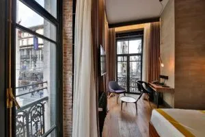 هتل ایکونیک دپابلیک