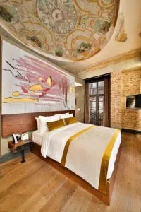 هتل ایکونیک دپابلیک