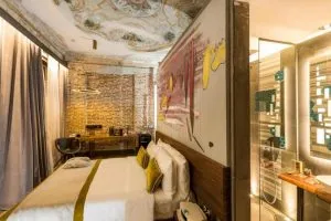 هتل ایکونیک دپابلیک