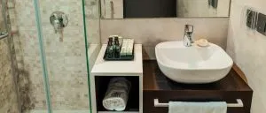 سرویس اتاق هتل آوینا قشم