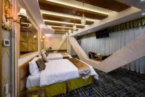 اتاق چهار تخته رز درویشی