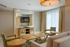 سوئیت تایتانیک بیچ لارا