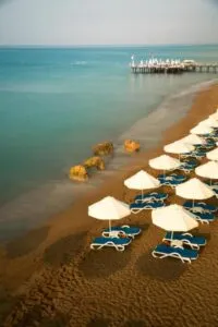 تایتانیک بیچ لارا