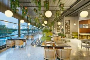 کافه رستوران تایتانیک بیچ لارا