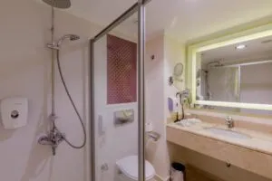 سرویس حمام و دستشویی هتل آستریا کرملین پالاس آنتالیا