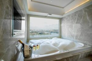 حمام هتل لازونی استانبول
