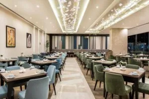 رستوران هتل کلاریون گولدن هورن
