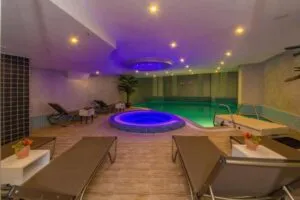 استخر هتل یورو پلازا استانبول