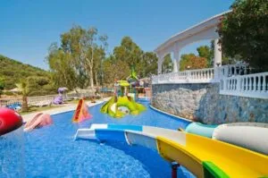 زمین بازی هتل توسان بیچ ریزورت کوش آداسی