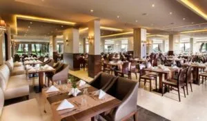 رستوران هتل توسان بیچ ریزورت کوش آداسی