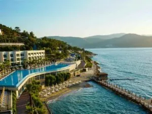 هتل بدروم هالیدی ریزورت اند اسپا