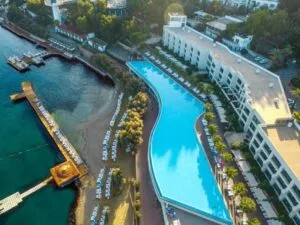 هتل بدروم هالیدی ریزورت اند اسپا