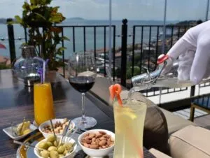 کافه رستوران هتل سی وی کی پارک بسفروس