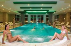 استخر هتل هدف بیچ ریزورت اند اسپا