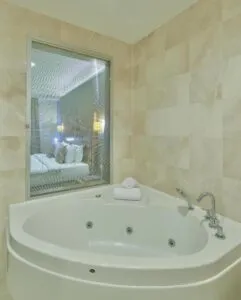 سرویس حمام هتل رامادا تکسیم استانبول