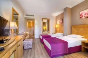 اتاق دبل توئین هتل سی لایف بوکت ریزورت اند بیچ