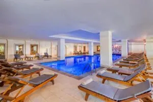 استخر هتل سی لایف بوکت ریزورت اند بیچ