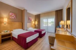 اتاق دبل توئین هتل سی لایف بوکت ریزورت اند بیچ