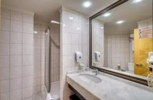 سرویس بهداشتی هتل سی لایف بوکت ریزورت اند بیچ