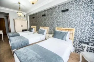 اتاق تریپل توئین هتل پرا لایف