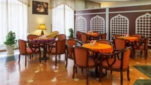 کافی شاپ هتل قصر الضیافه مشهد