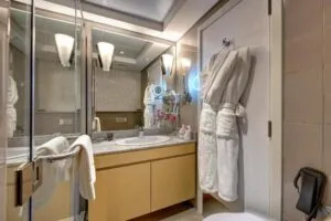 حمام هتل رویال کنتیننتال دبی