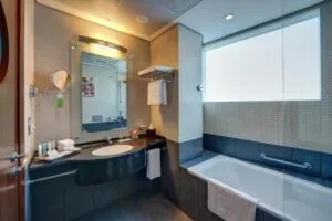 سرویس بهداشتی هتل رز ریحان بای روتانا 4*