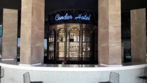 نمای هتل سندر