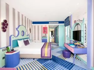 اتاق هتل لند اف لجندز