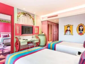 اتاق هتل لند اف لجندز